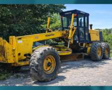 Motoniveladora Komatsu GD 623 a (id710)
