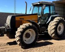 Vendo Valtra 180 .