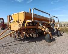 Sembradora Agrometal MXY 37 a 17,5 con Alfalfero a Reparar
