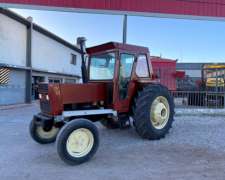 Tractor Fiat 880 con Levante