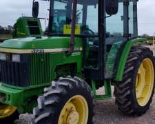 Tractor John Deere 5700