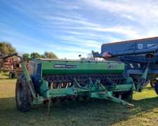 Sembradora Deutz Agroline DS 4300 con Alfalfero