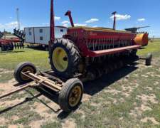 Sembradora Bertini 10.000 25 a 17.5 con Alfalferoy Carro