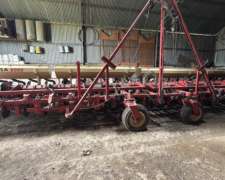 Sembradora Giorgi Precisa 8000 de 24 Lineas a 52 cm