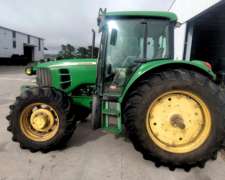 Tractor John Deere 6110j, año 2011