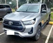Camioneta Hilux SR 4X4 2024