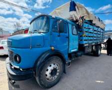 Camión Mercedes Benz 1114 con Jaula.-