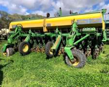 Sembradora Erca de 33 Lineas a 19 cm con Monitor.