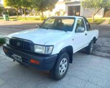 Camioneta Toyota Hilux Cabina Simple 4X2