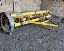 Vendo/pemuto Sembradora Agrometal GFR28 Alf. y Fert.