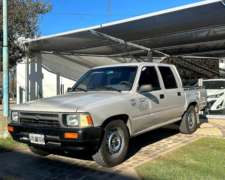 Hilux D/cabina Diesel DLX 4X2 año 2001 Impecable