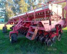 Sembradora Bertini 32000 - 38 Surcos a 21 CM.