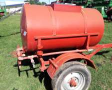 Acoplado de 1 Eje con Tanque Plástico para 1500 Litros