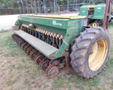 Sembradora Bertini 10000 - 24 Surcos a 17,5 CM.