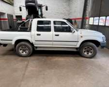 Toyota Hilux 4X4 3.0 DC SRV
