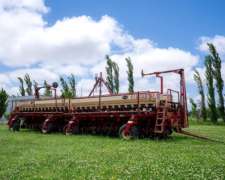 Sembradora Giorgi de 56 Líneas a 19 CM.