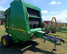 Rotoenfardadora John Deere 568