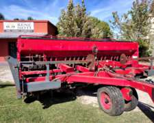 Sembradora Tanzi Monodisco con Fert. y Alfalfero