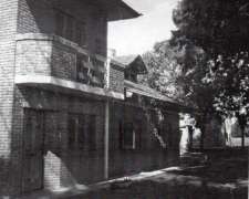 Granja De Produccion Avicola Con Casa