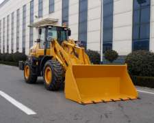 Pala Cargadora TK 946 - Peso OP: 8400 Kg