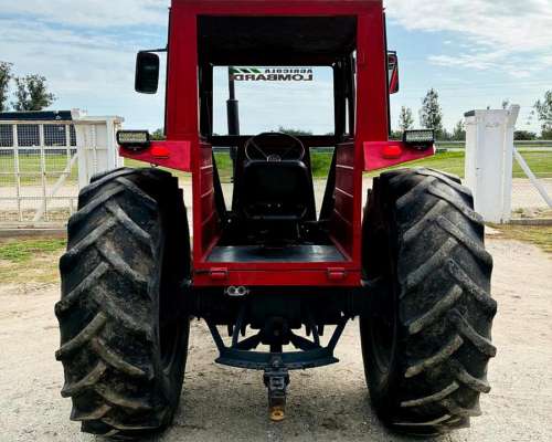 Massey Ferguson 1185 año 1977.