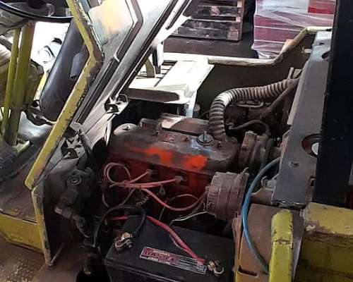 Autoelevador Daewo D25s C/autom Torre Triple , Desplazadora