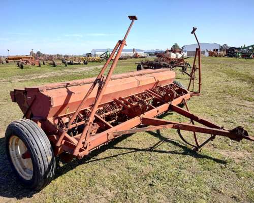 Sembradora de Grano Fino Gherardi de 25 Líneas a 17.5