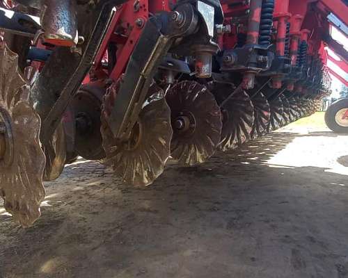 Sembradora Crucianelli AIR Drill de 47 a 17 cm