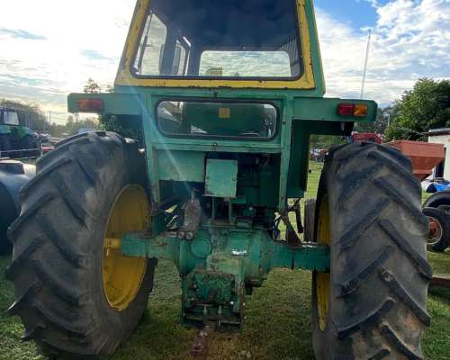 John Deere 3530 con Vigía
