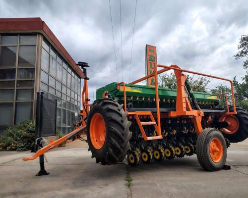 Sembradora Dumaire 700 25 a 19 cm