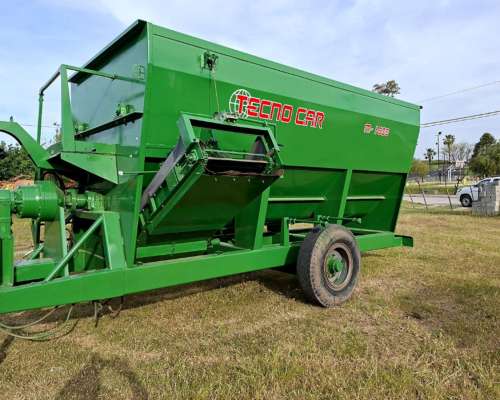 Mixer Vertical Tecnocar M-1600 con Caja Reductora