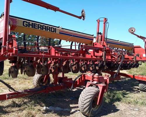Sembradora Gherardi G300 16 a 52 Autotrailer con Monitor.