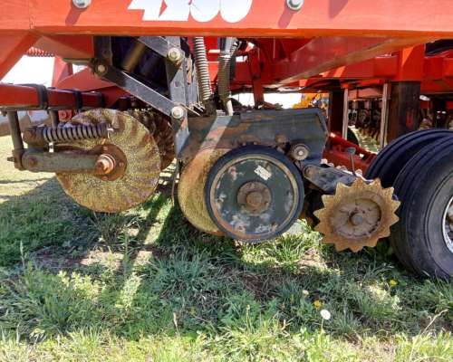 Sembradora Metar 4.200 de 19 Lineas a 19cm y 19 a 42cm y ALF