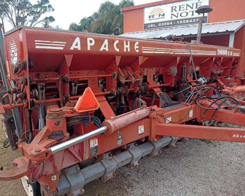 Apache 9000 con Alfalfero y Fert. Plegable,