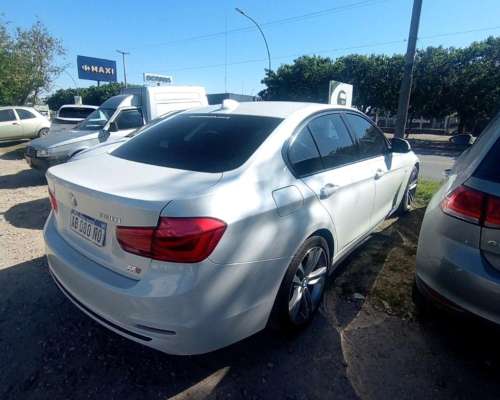 Bmw Serie 3 330 I Sport Line Sedan 2017nafta U$ 30.600