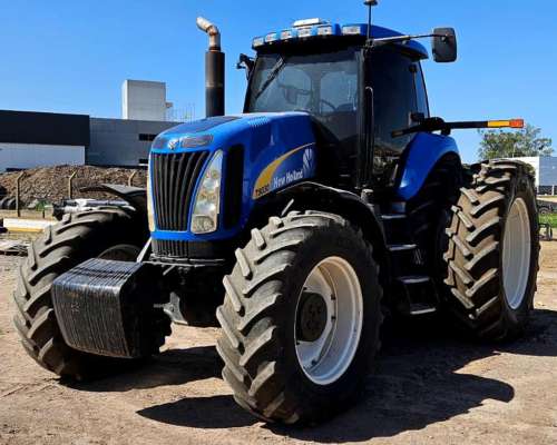 Tractor New Holland. Modelo T8030.