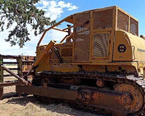 International TD25 Serie B Motor IH 817b + Lote de Repuestos