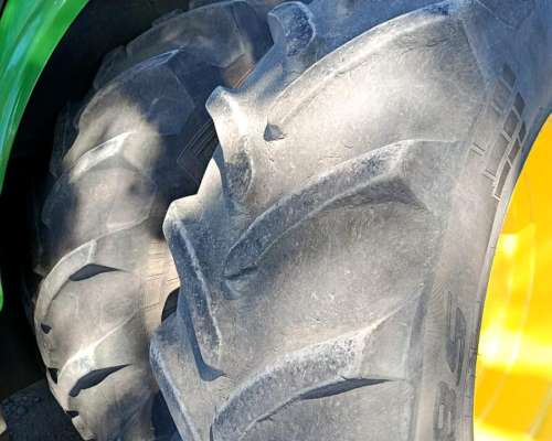 John Deere 7 200 J con Duales con Piloto