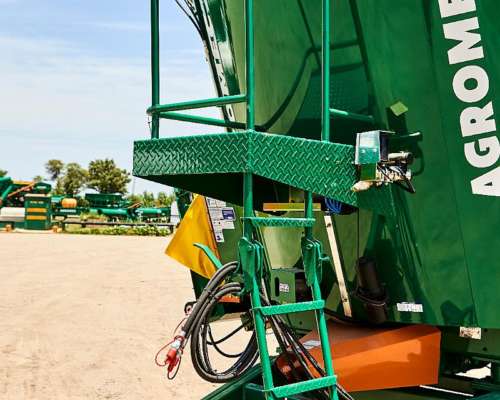 Mixer Vertical Distribuidor 14m3 Descarga Lateral Agromec