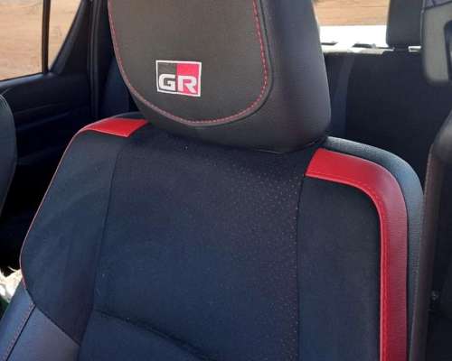 Toyota Hilux 2.8 TDI CD 4X4 Gr-s IV AT 2023dies $65.299.000