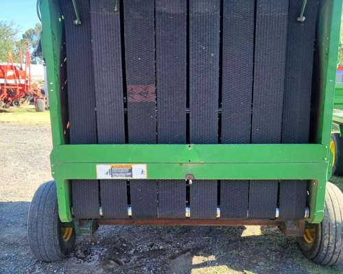 Rotoenfardadora John Deere 535