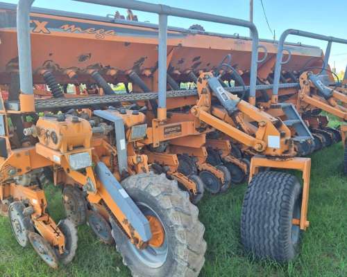 Sembradora Agrometal TX Mega Neumática
