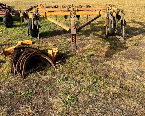 Paratil de 8 Timones Rectos Sobre Chasis de Cincel