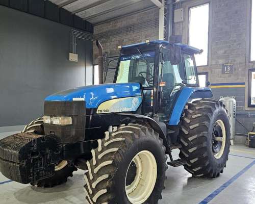 Tractor New Holland Tm7040, 180 CV, 2013, Spshift 18x6, muy