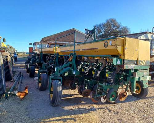 Sembradora Pierobon 18 a 52/14 a 70