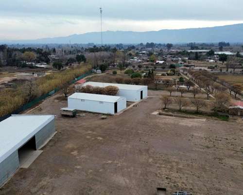 Galpones con Mejoras Sobre Buenos Vecinos Guaymallén