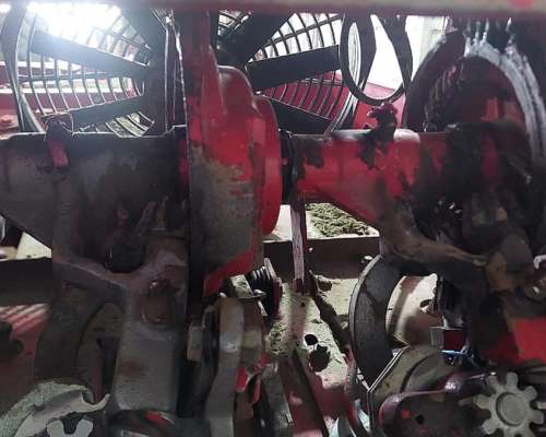 Enfardadora Massey Ferguson, Impecable