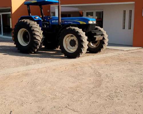 Tractor New Holland 8030 con Toldo