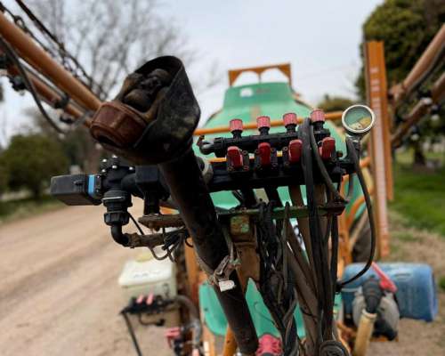 Pulverizador Praba Andariego de 3000 Litros de 22 Metros