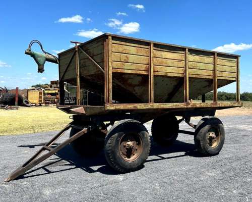 Tolva Semillera de 7tn con Chimango Hidráulico